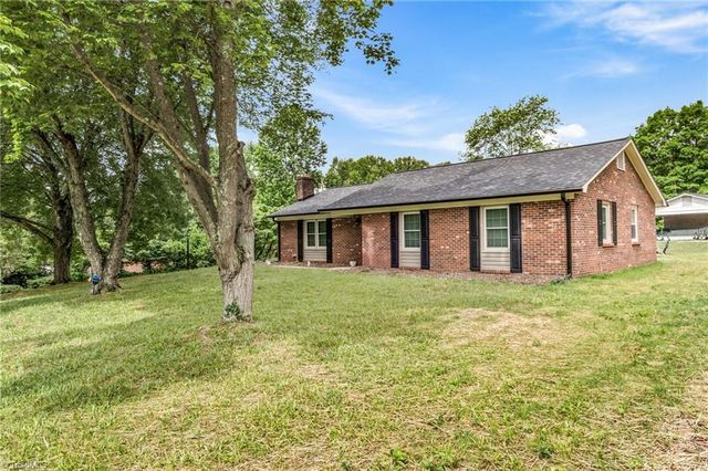 2542 Wood Valley Road, Winston-salem, NC 27106