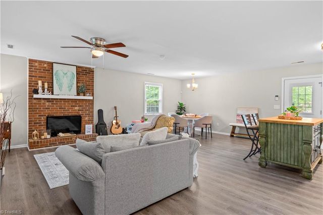 2542 Wood Valley Road, Winston-salem, NC 27106