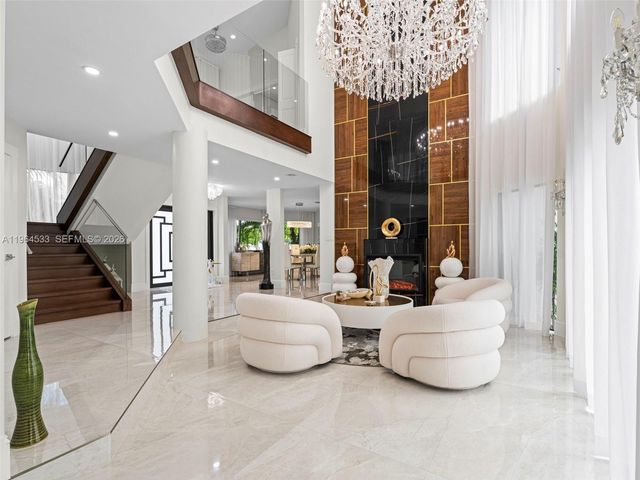 6180 Pine Tree Drive, Miami Beach, FL 33140