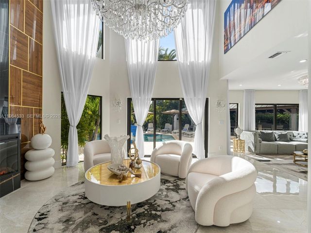 6180 Pine Tree Drive, Miami Beach, FL 33140
