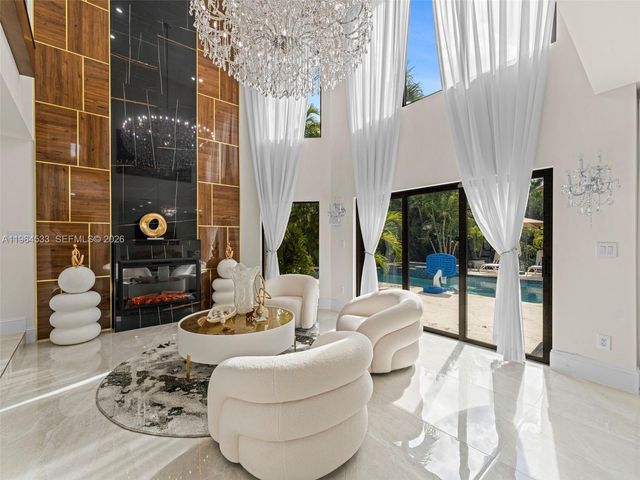 6180 Pine Tree Drive, Miami Beach, FL 33140