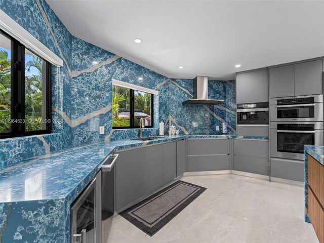6180 Pine Tree Drive, Miami Beach, FL 33140