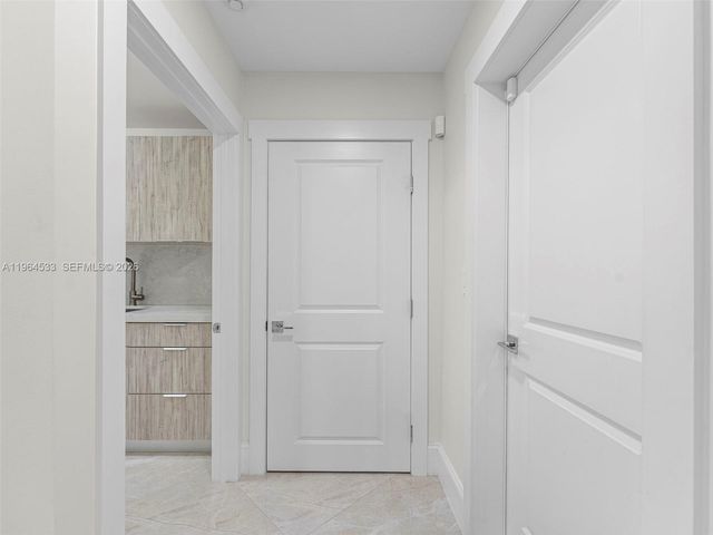 6180 Pine Tree Drive, Miami Beach, FL 33140