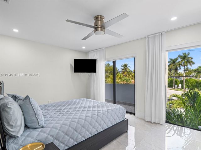 6180 Pine Tree Drive, Miami Beach, FL 33140