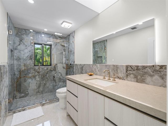 6180 Pine Tree Drive, Miami Beach, FL 33140