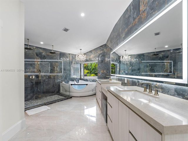 6180 Pine Tree Drive, Miami Beach, FL 33140