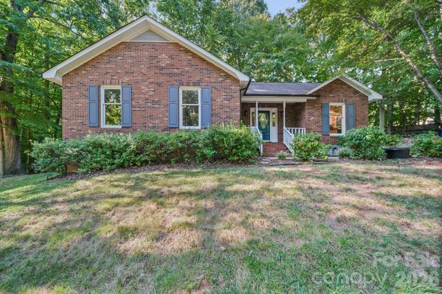 821 Deer Path Place, Mooresville, NC 28115
