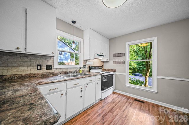 821 Deer Path Place, Mooresville, NC 28115