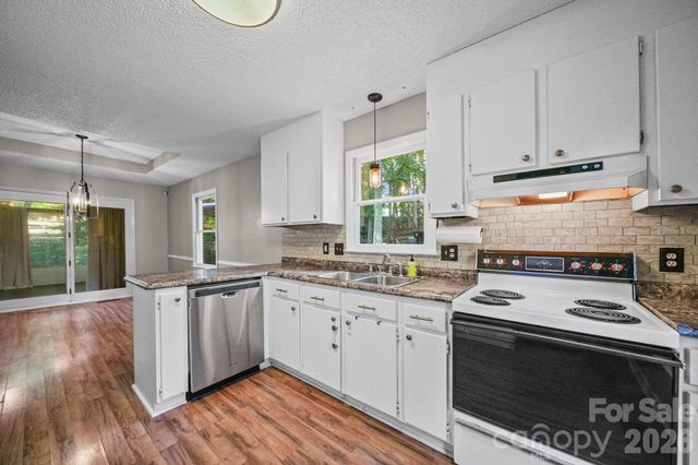 821 Deer Path Place, Mooresville, NC 28115