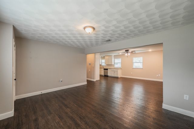 2322 Monteleon Street, Grand Prairie, TX 75051