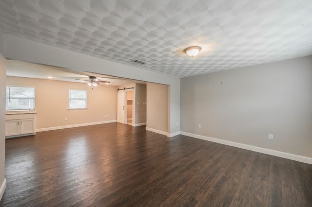 2322 Monteleon Street, Grand Prairie, TX 75051