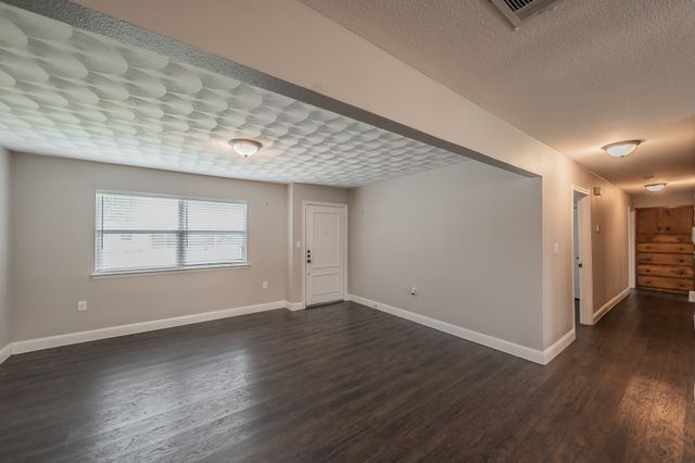 2322 Monteleon Street, Grand Prairie, TX 75051