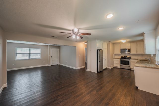 2322 Monteleon Street, Grand Prairie, TX 75051