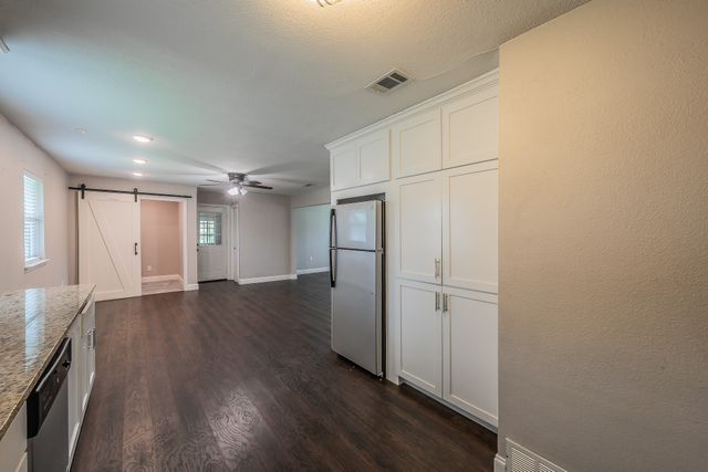 2322 Monteleon Street, Grand Prairie, TX 75051