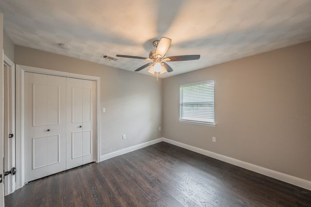 2322 Monteleon Street, Grand Prairie, TX 75051