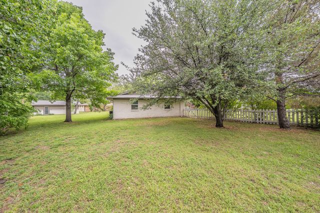 2322 Monteleon Street, Grand Prairie, TX 75051