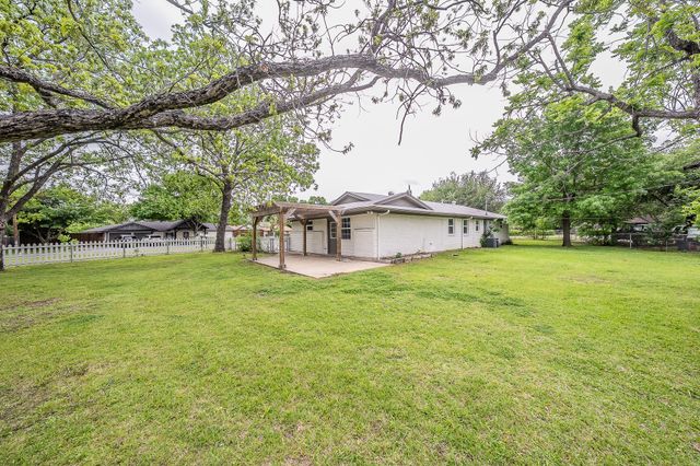2322 Monteleon Street, Grand Prairie, TX 75051