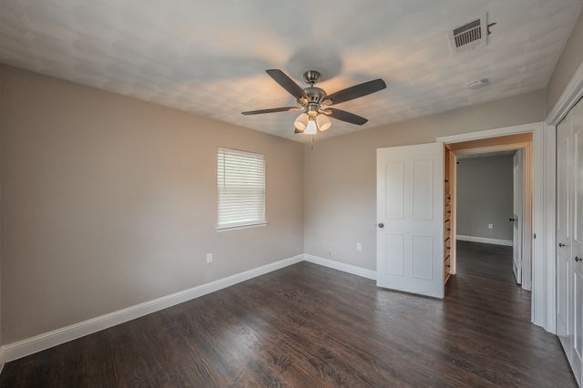 2322 Monteleon Street, Grand Prairie, TX 75051