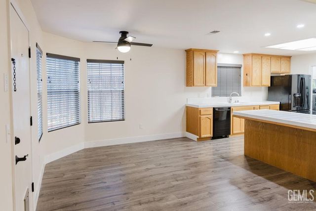 5111 Via Viretta Drive, Bakersfield, CA 93308