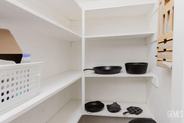 5111 Via Viretta Drive, Bakersfield, CA 93308