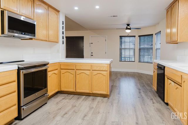 5111 Via Viretta Drive, Bakersfield, CA 93308