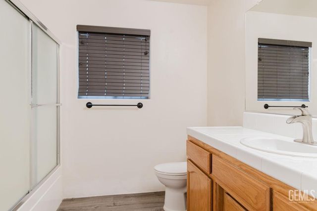 5111 Via Viretta Drive, Bakersfield, CA 93308