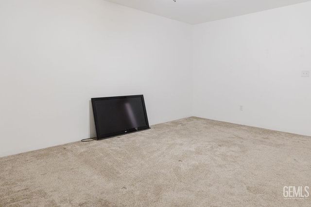 5111 Via Viretta Drive, Bakersfield, CA 93308