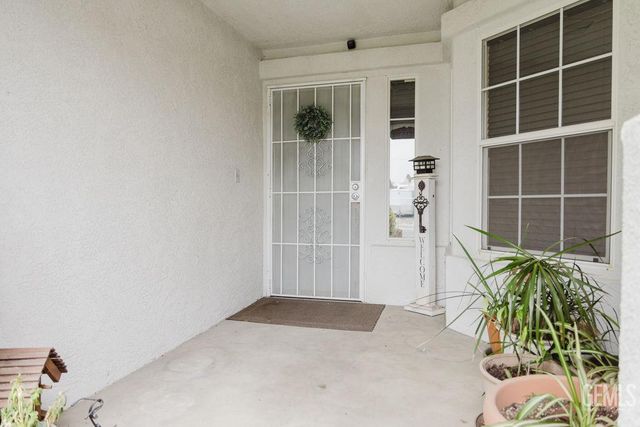 5111 Via Viretta Drive, Bakersfield, CA 93308