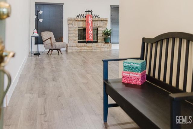 5111 Via Viretta Drive, Bakersfield, CA 93308