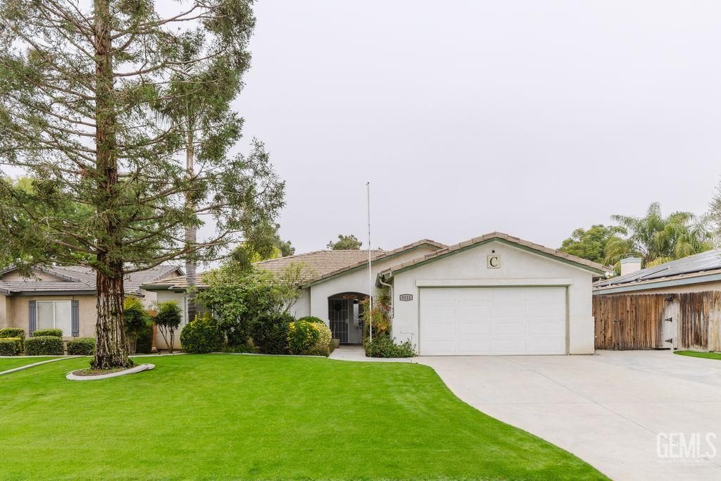 5111 Via Viretta Drive, Bakersfield, CA 93308