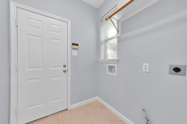 1819 Misty Falls Lane, Richmond, TX 77406