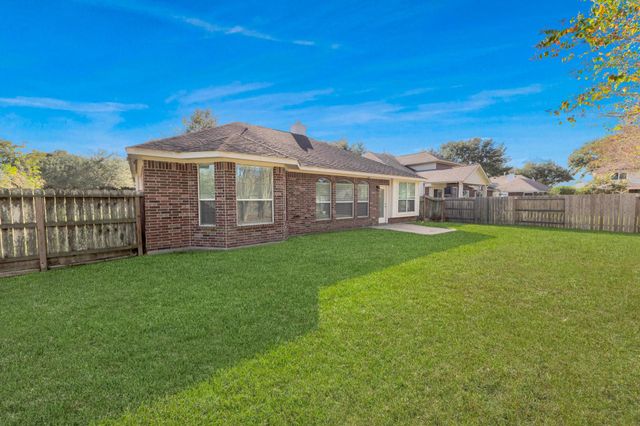 1819 Misty Falls Lane, Richmond, TX 77406