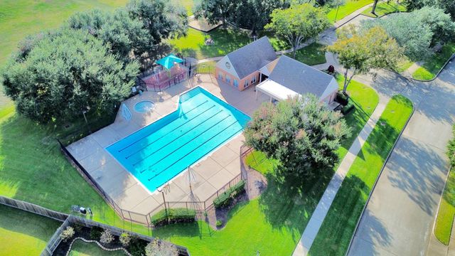 1819 Misty Falls Lane, Richmond, TX 77406