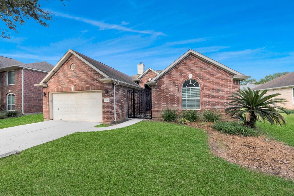 1819 Misty Falls Lane, Richmond, TX 77406