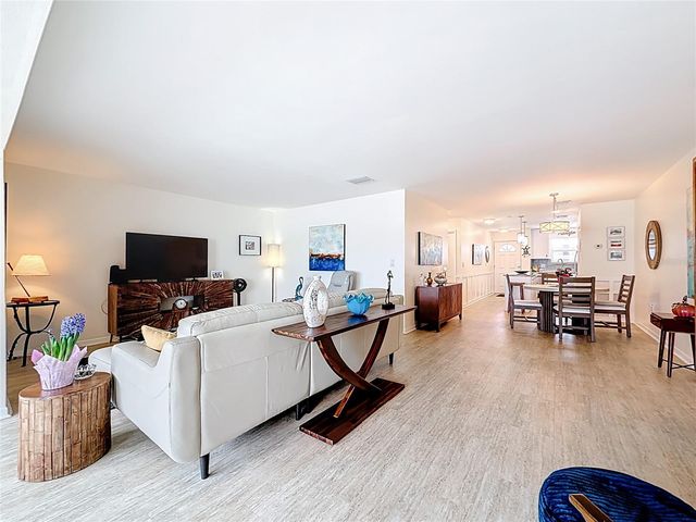 5925 SHORE BOULEVARD S 611, Gulfport, FL 33707