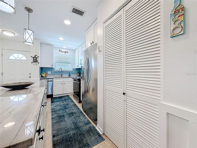 5925 SHORE BOULEVARD S 611, Gulfport, FL 33707