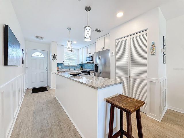 5925 SHORE BOULEVARD S 611, Gulfport, FL 33707