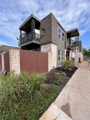 5922 Fairdale Lane, Houston, TX 77057