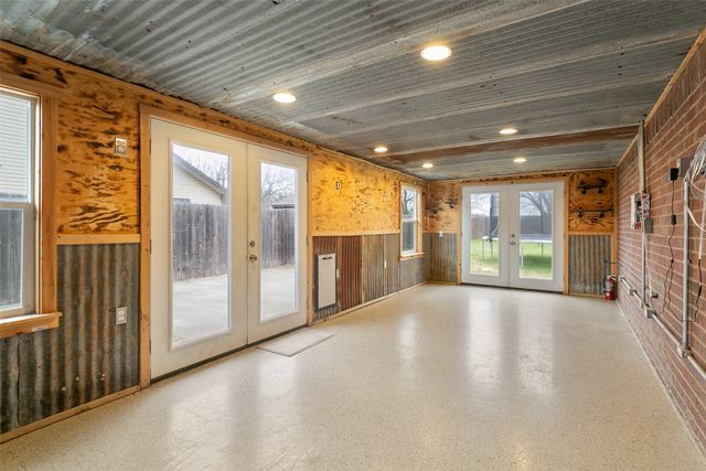 608 Mesquite Drive, Rio Vista, TX 76093