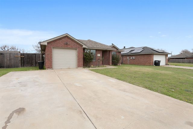 608 Mesquite Drive, Rio Vista, TX 76093