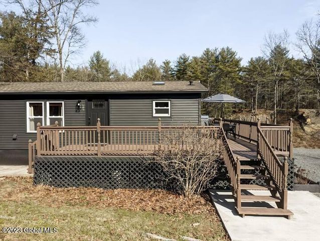 690 Green Lake Road, Athens, NY 12015