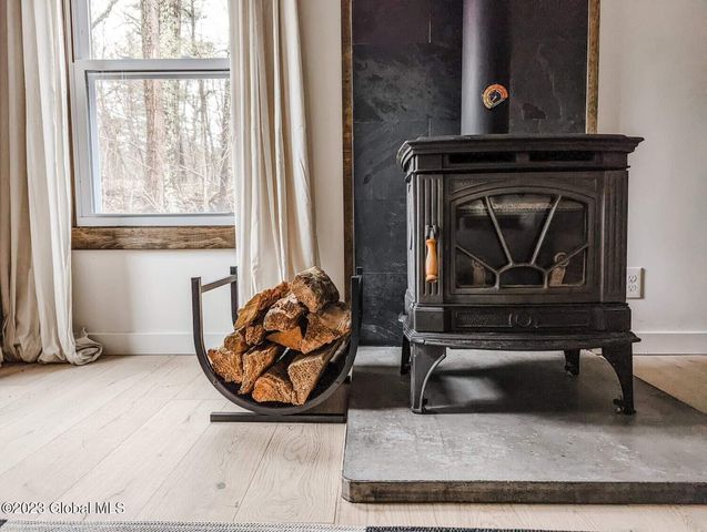 690 Green Lake Road, Athens, NY 12015