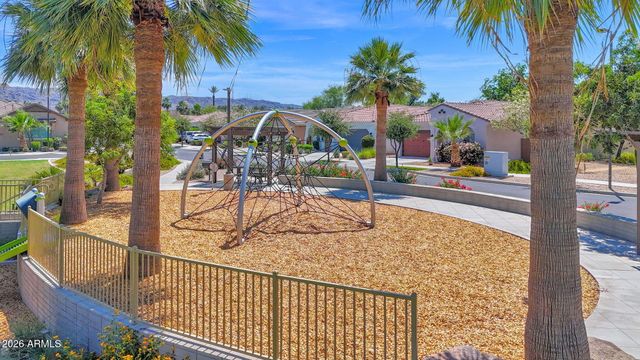 5712 S 28TH Street, Phoenix, AZ 85040