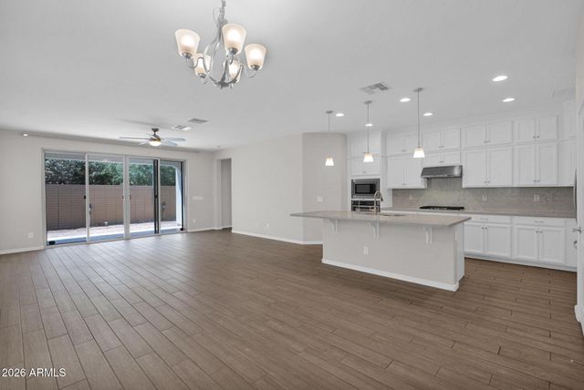 5712 S 28TH Street, Phoenix, AZ 85040