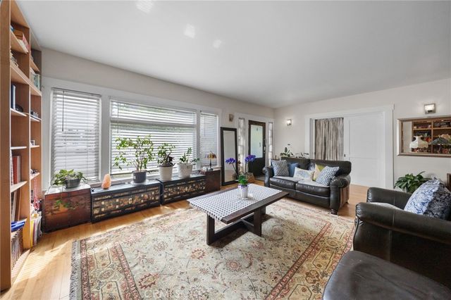 2251 Cambridge, Los Angeles, CA 90006