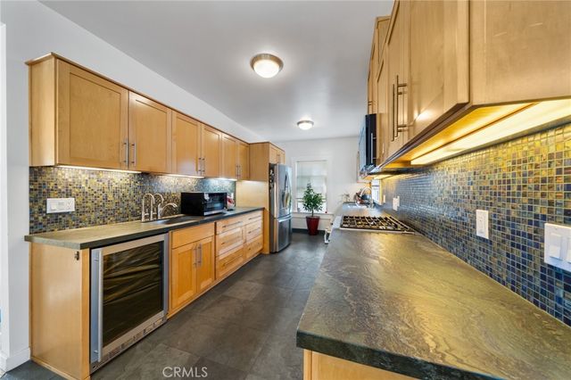 2251 Cambridge, Los Angeles, CA 90006