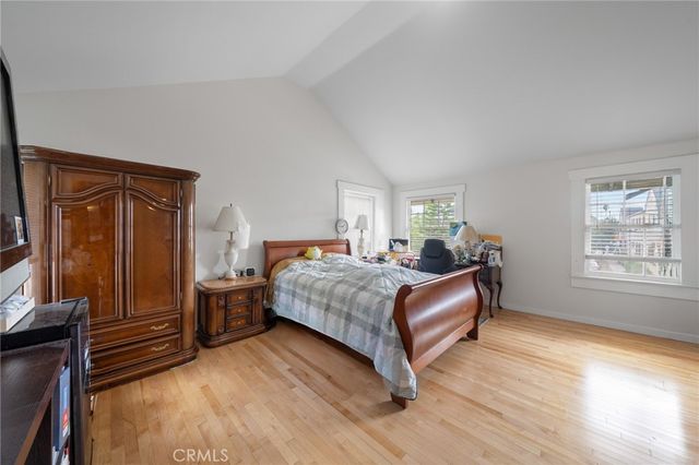 2251 Cambridge, Los Angeles, CA 90006