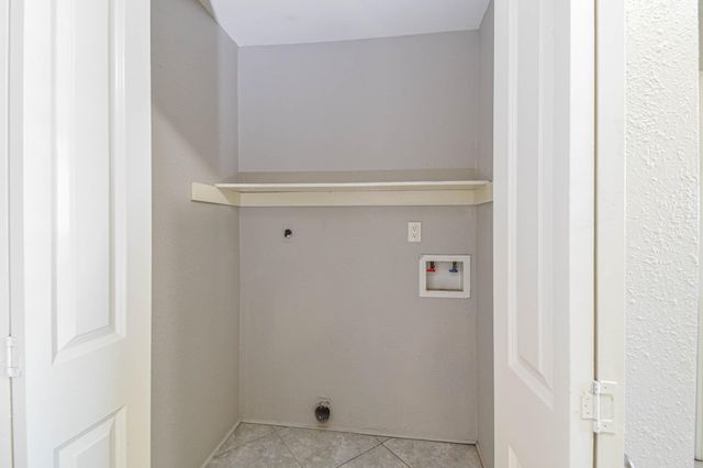 208 17th Avenue N, Texas City, TX 77590