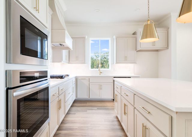 100 Lisburn Drive, Lafayette, LA 70507