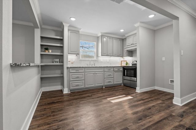 5881 Jefferson Ave., Tyler, TX 75706